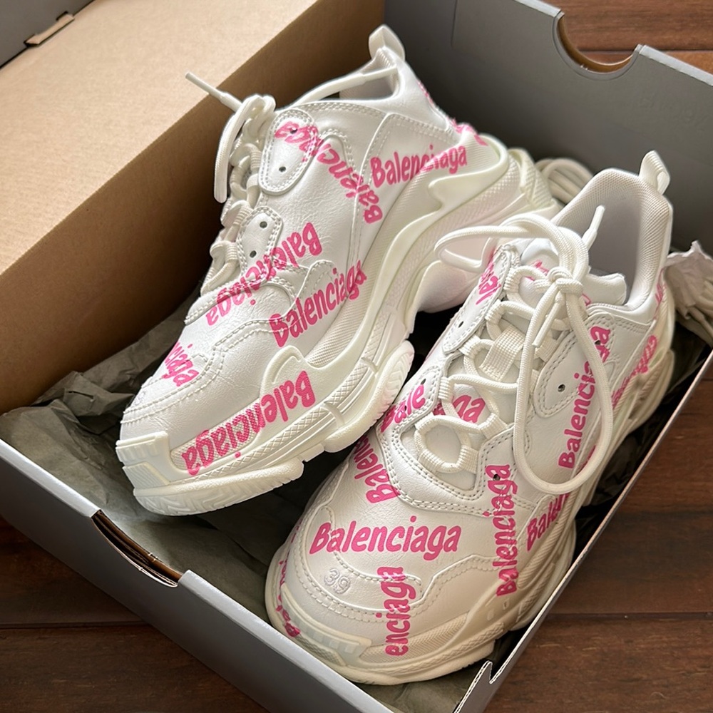 Balenciaga - Logo Type Triple S Sneakers in White Size 9